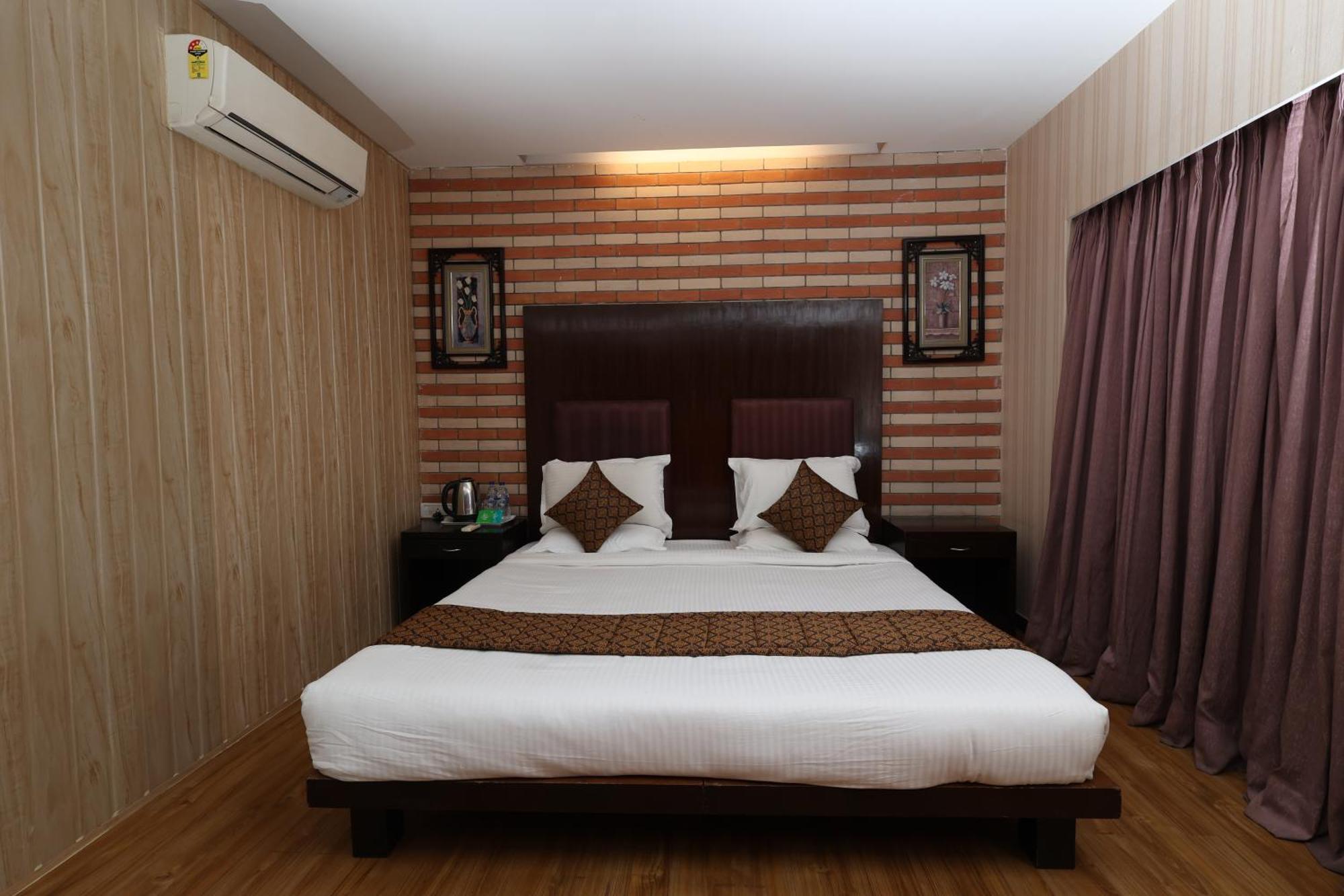 Quaint Suites Hotel & Banquet Bombaim Exterior foto