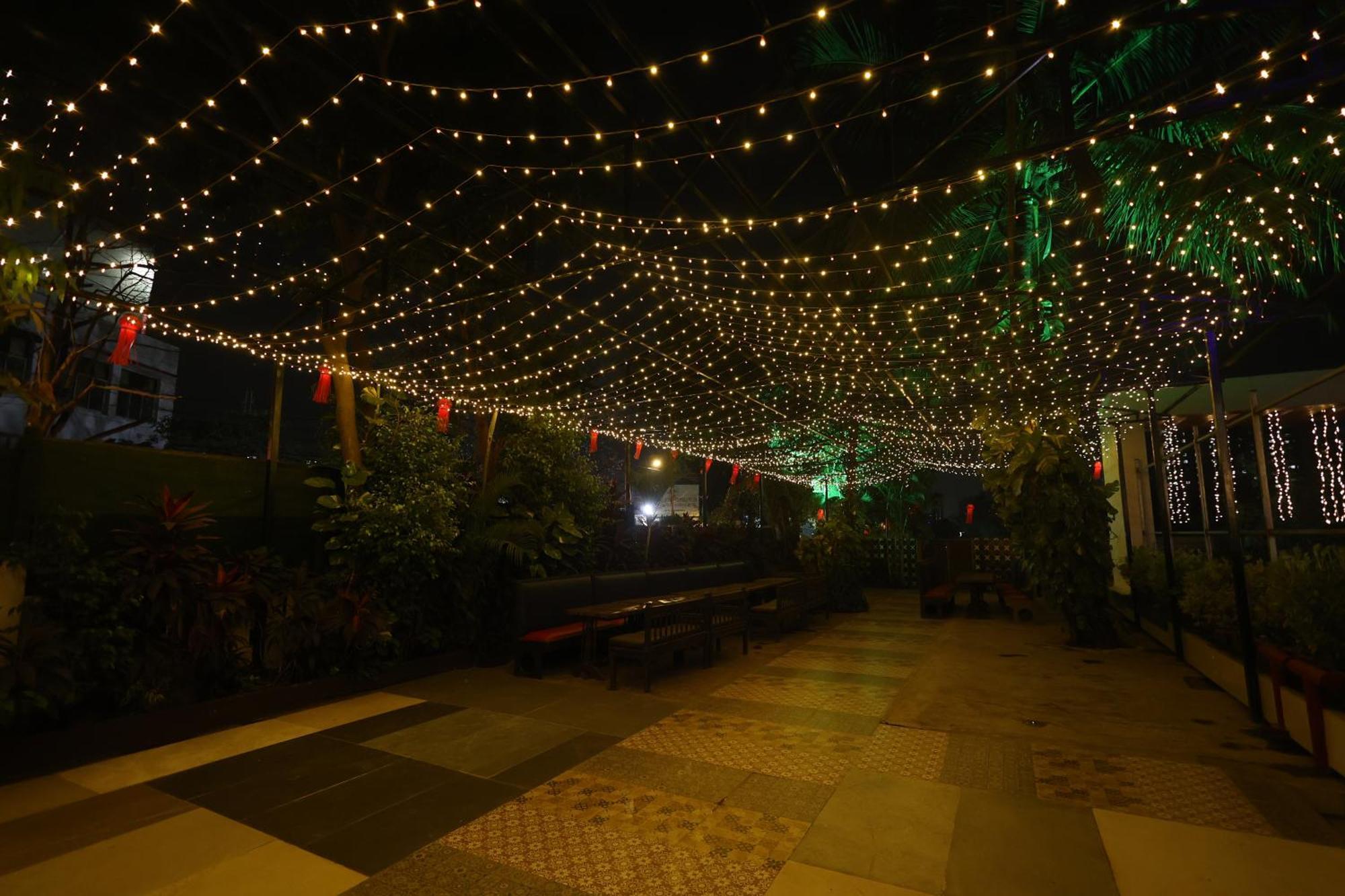 Quaint Suites Hotel & Banquet Bombaim Exterior foto