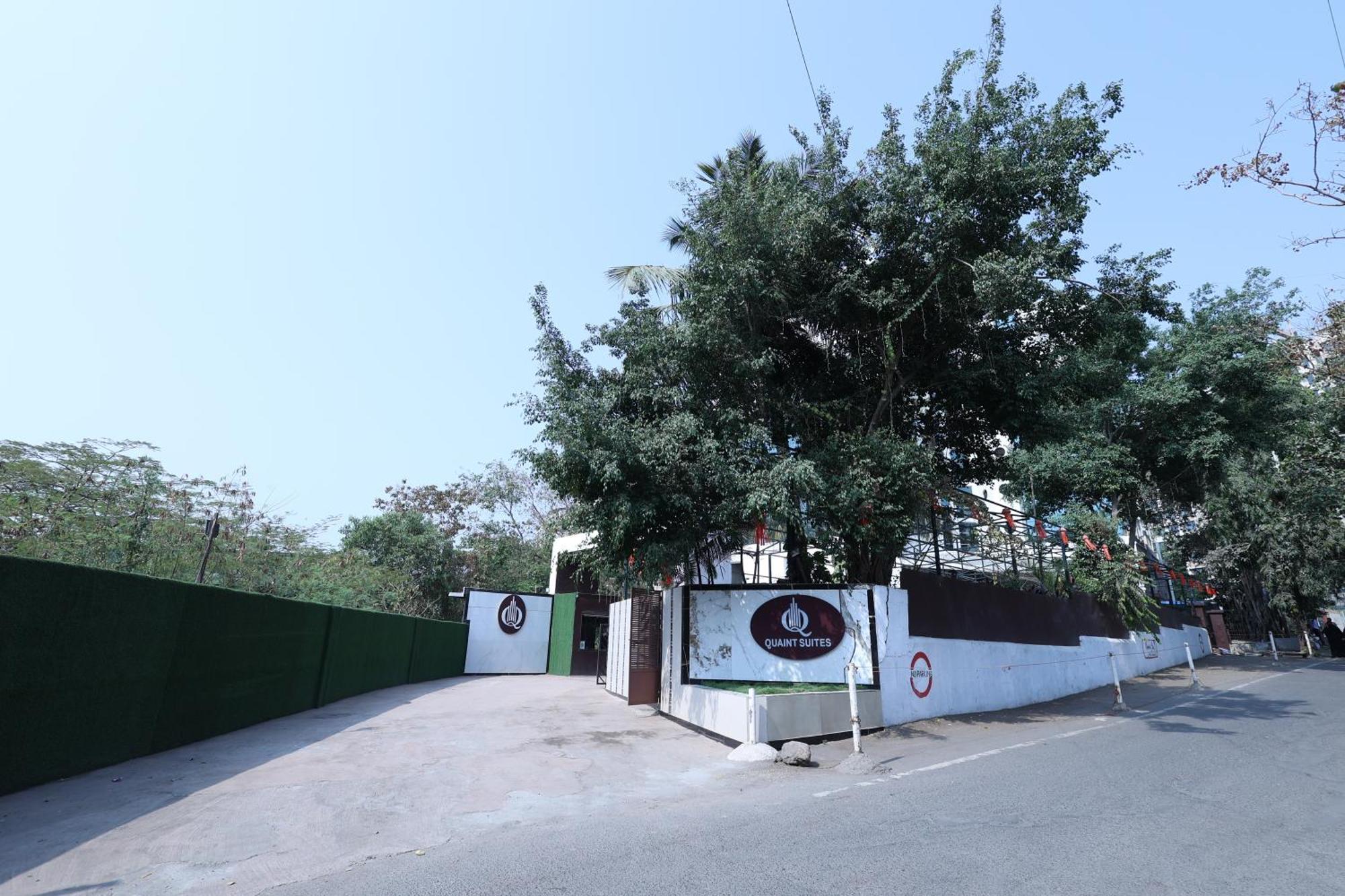 Quaint Suites Hotel & Banquet Bombaim Exterior foto